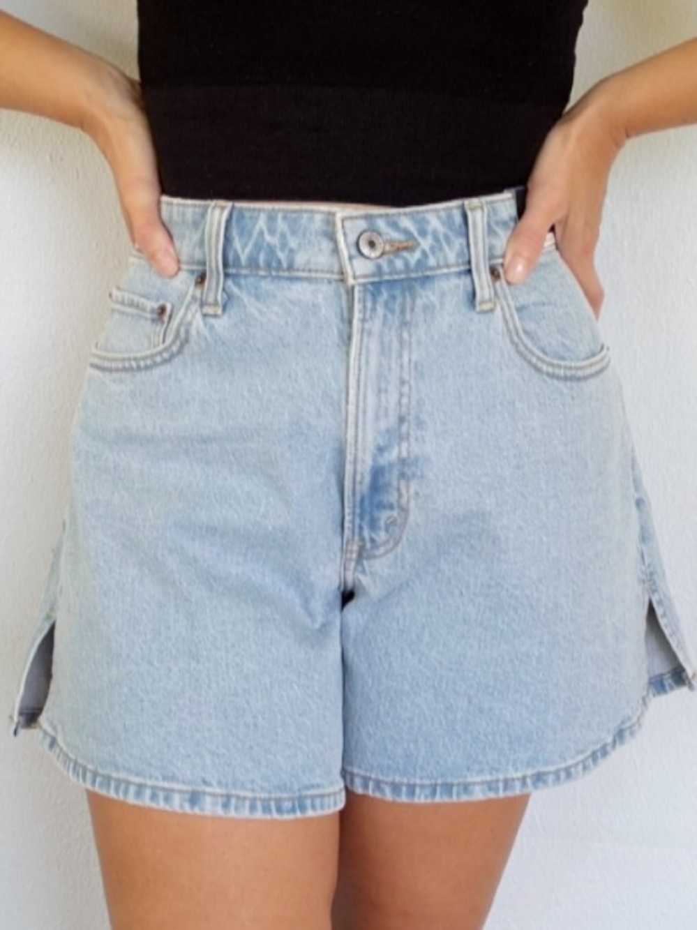Abercrombie & Fitch The Dad Short high rise light wash jean shorts size 31 - Picture 2 of 13